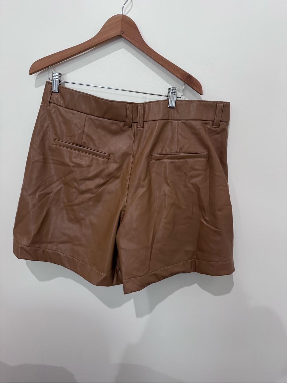 Abercrombie & Fitch Cognac Faux Leather Shorts - Picture 5 of 5